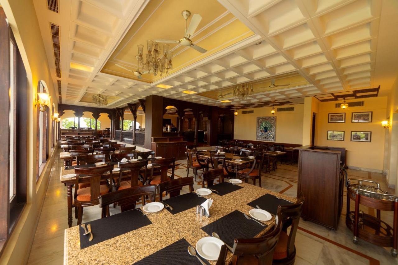 Hotel Hilltop Palace Udaipur Exterior photo
