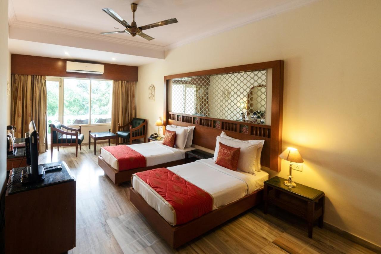 Hotel Hilltop Palace Udaipur Exterior photo