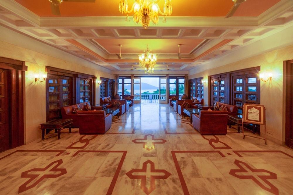 Hotel Hilltop Palace Udaipur Exterior photo