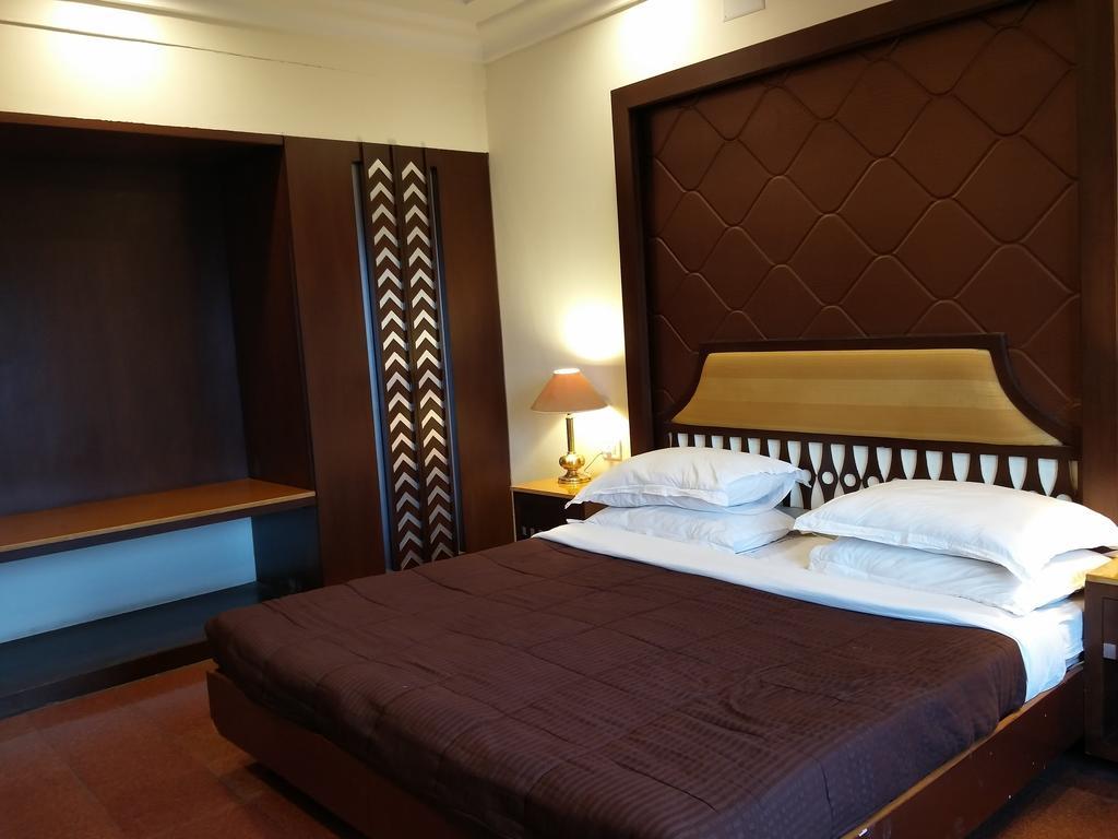Hotel Hilltop Palace Udaipur Exterior photo