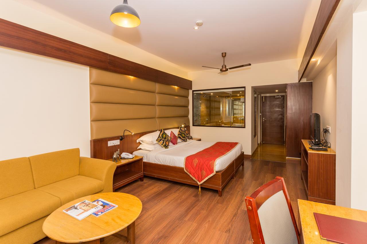 Hotel Hilltop Palace Udaipur Exterior photo
