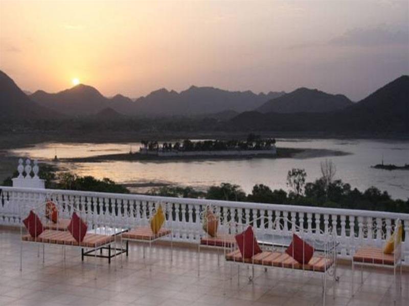 Hotel Hilltop Palace Udaipur Exterior photo